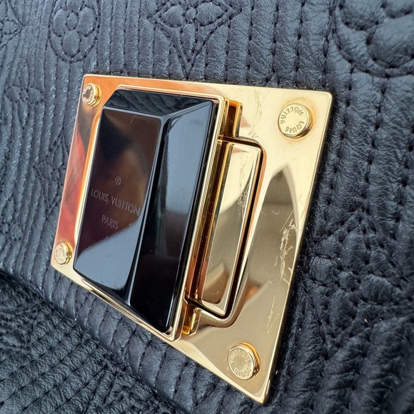 LOUIS VUITTON POCHETTE ALTAIR CUIR CLUTCH - Picture 4 of 11